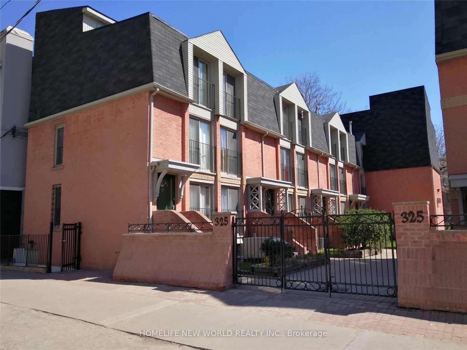 Property Photo:  325 Jarvis Street 33  ON M5B 2C2 