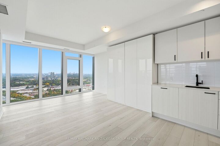 Property Photo:  1 Quarrington Lane 3807  ON M3C 0S4 
