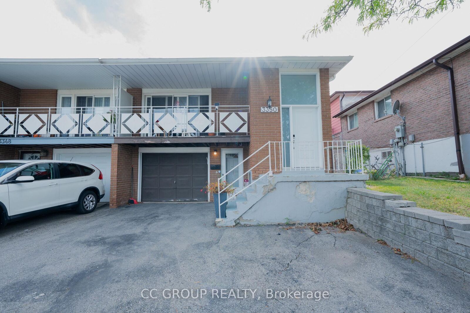Property Photo:  3350 Delfi Road Lower  ON L5L 1S2 