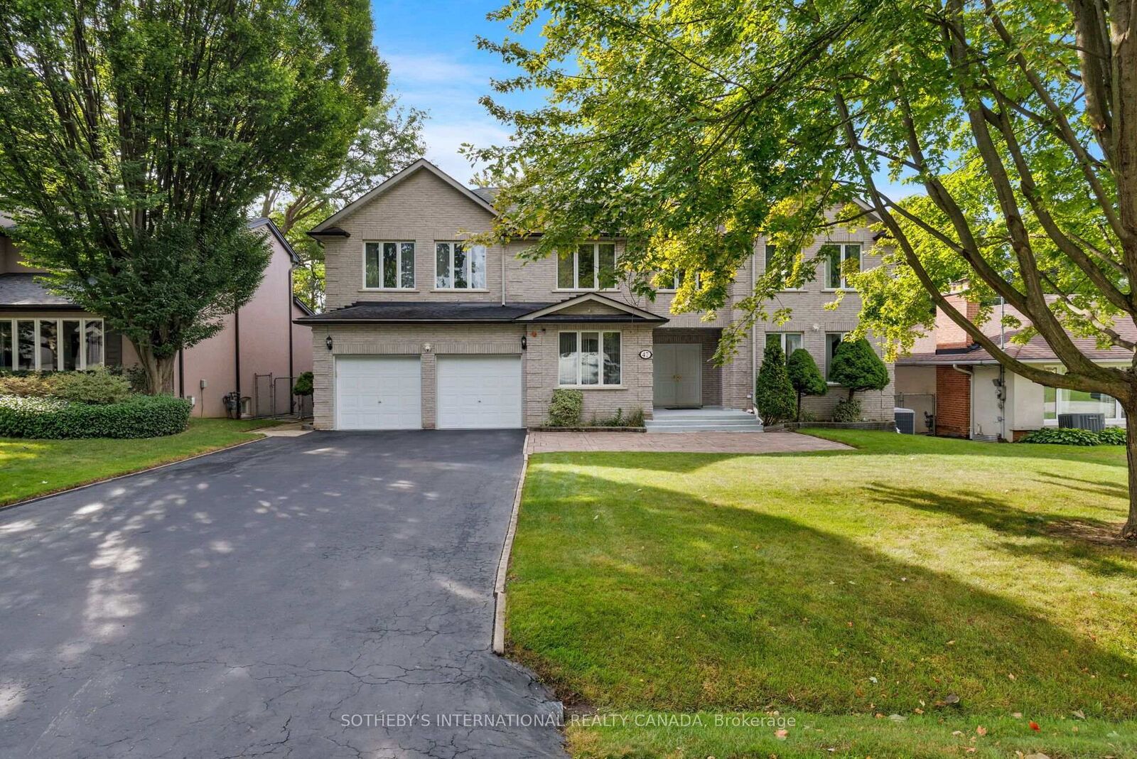 Property Photo:  47 Great Oak Drive  ON M9A 1N3 