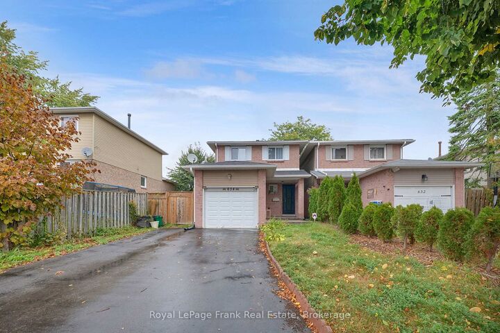 Property Photo:  634 Down Crescent  ON L1H 8K4 