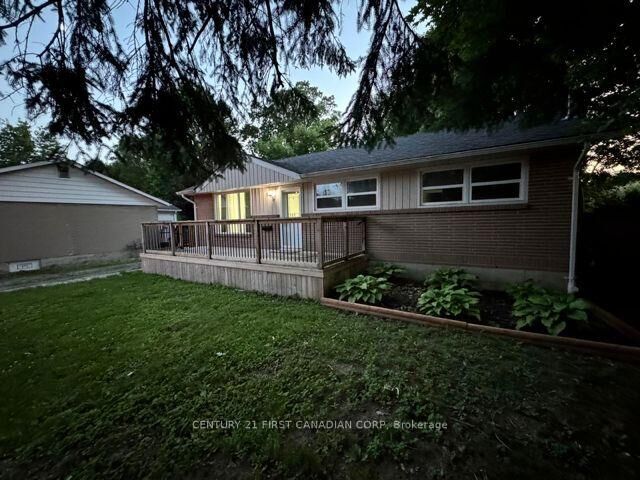 Property Photo:  31 Thorncrest Crescent Upper Level  ON N6J 1K4 