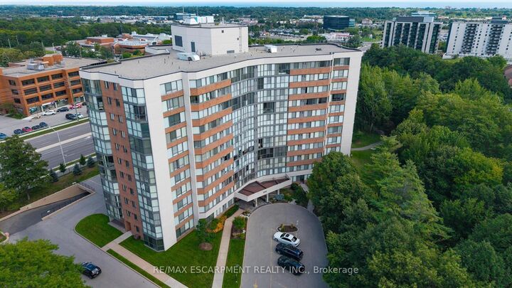Property Photo:  1230 Marlborough Court 202  ON L6H 3K6 