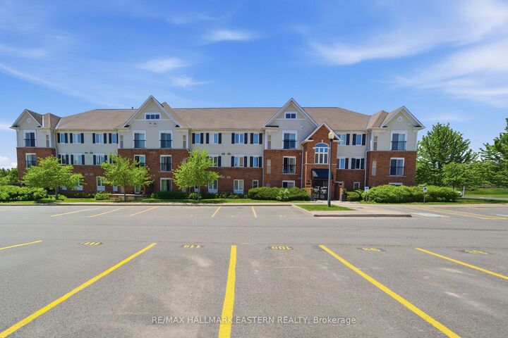 Property Photo:  300 Spillsbury Drive 101  ON K9K 0B4 