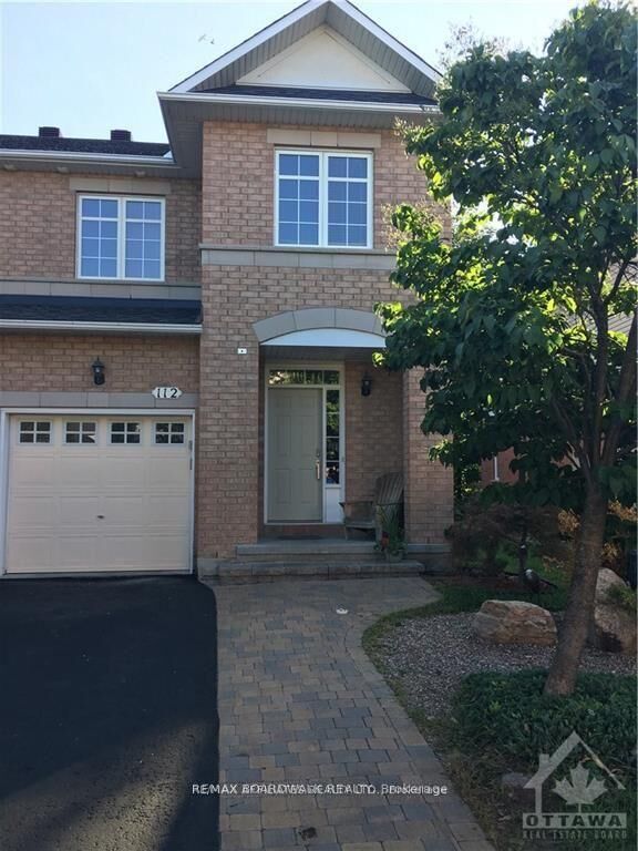 Property Photo:  112 Gatespark Private Private E  ON K2T 1L1 