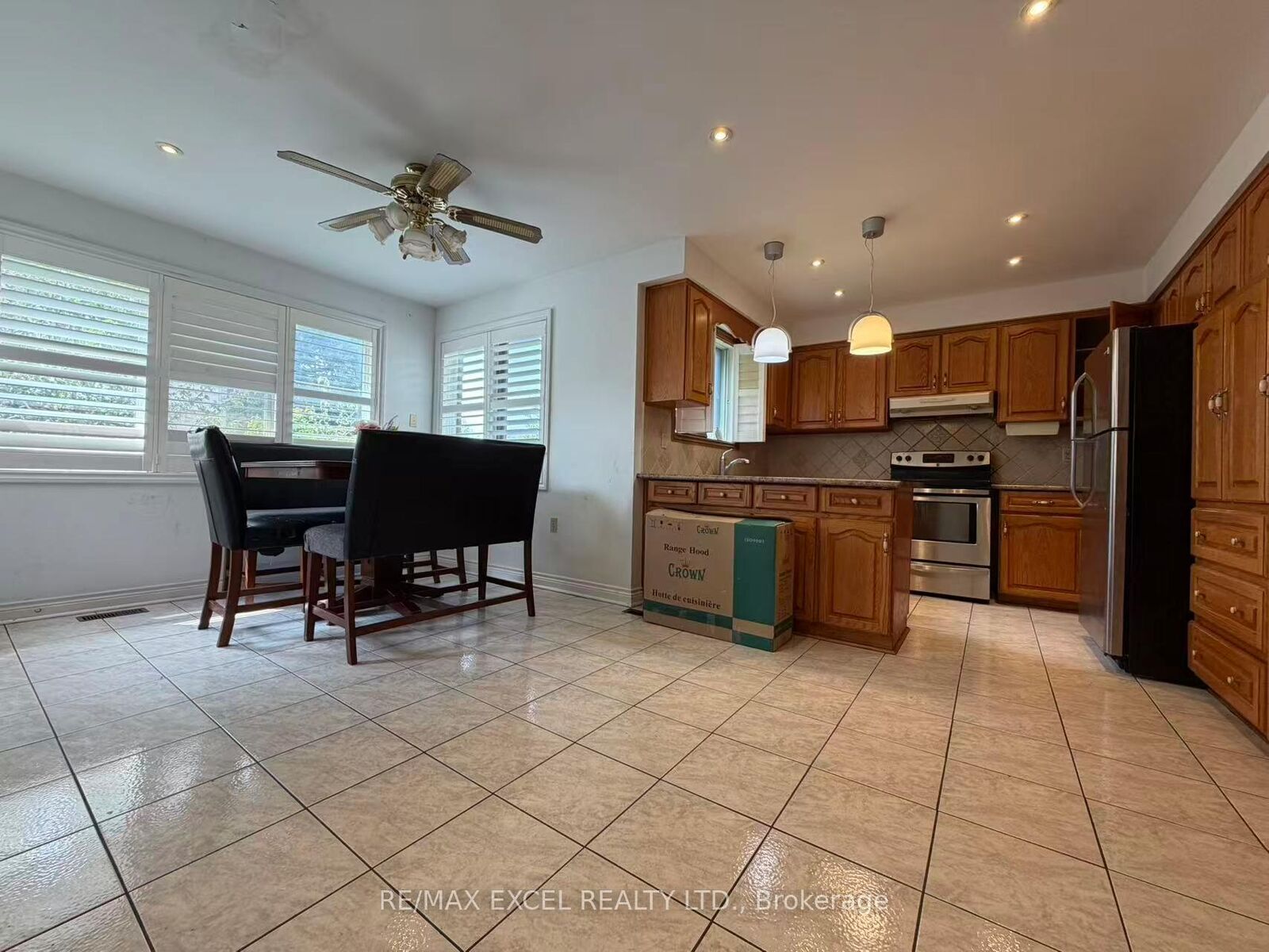 Property Photo:  56 Leafield Drive Upper  ON M1W 2T2 