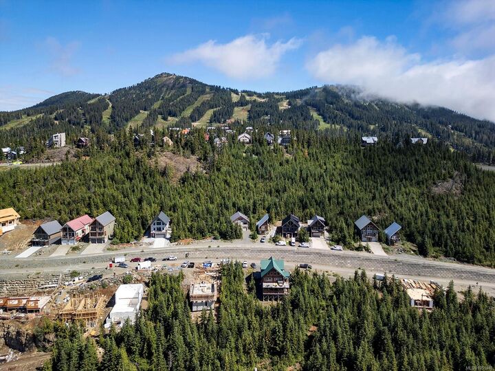 Property Photo:  625 Arrowsmith Ridge  BC V9J 1L0 