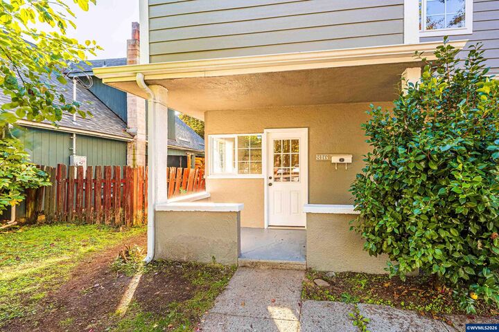 Property Photo:  816 14th Av  OR 97386 