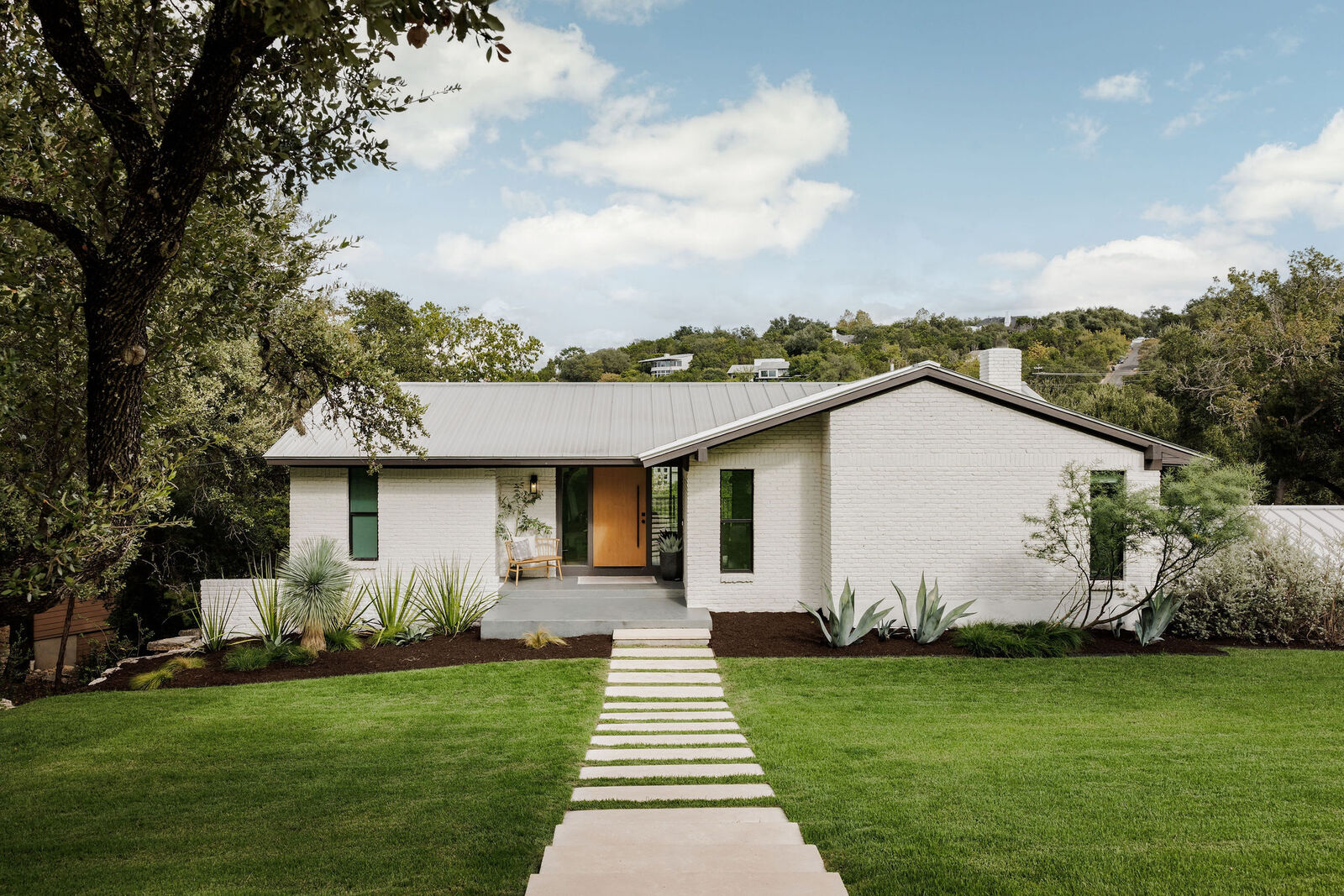 Property Photo: 2305 Trail Of Madrones TX 78746