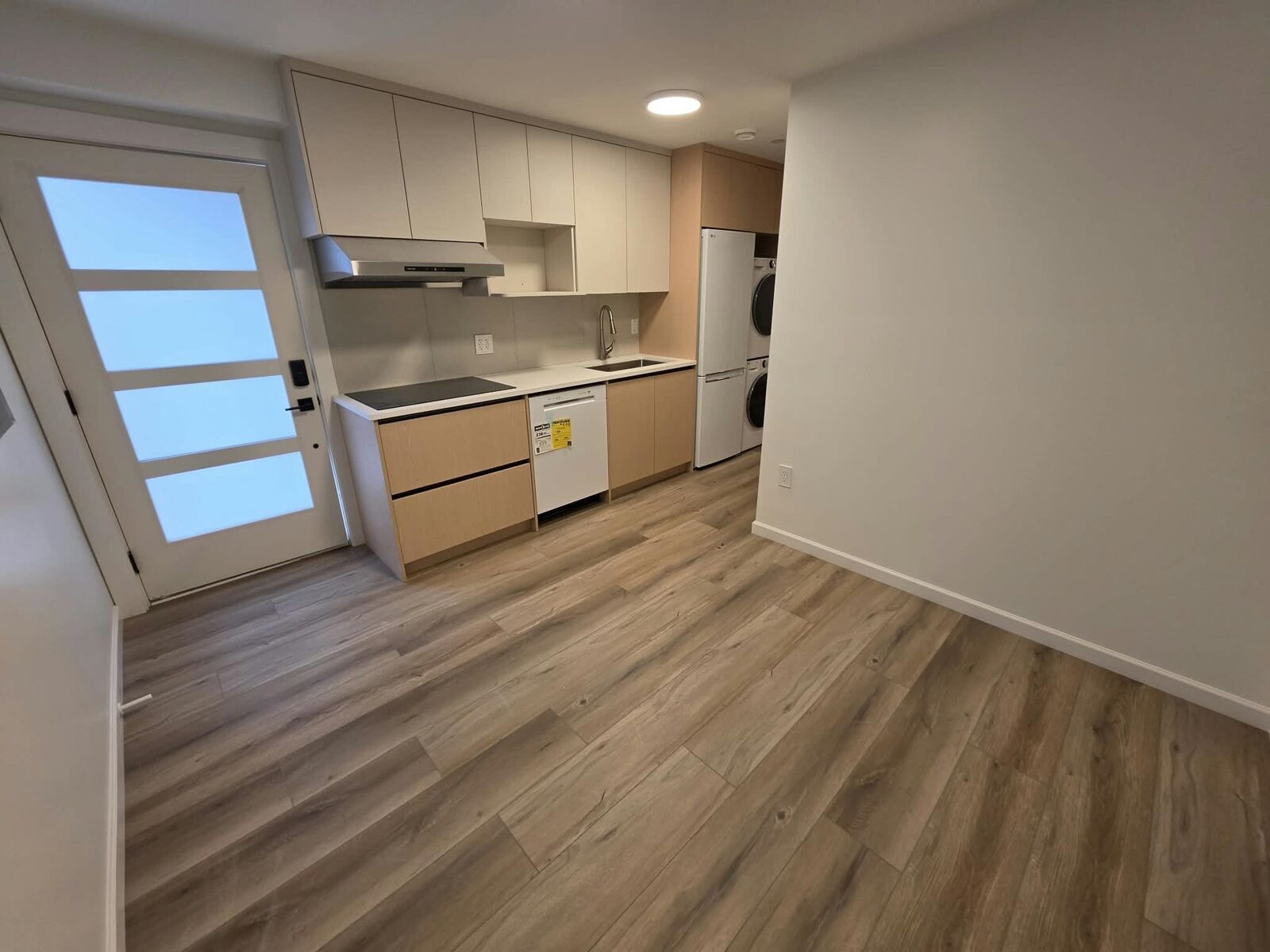 Property Photo:  Xx W 63 Avenue One Bedroom  BC V5X 2H6 