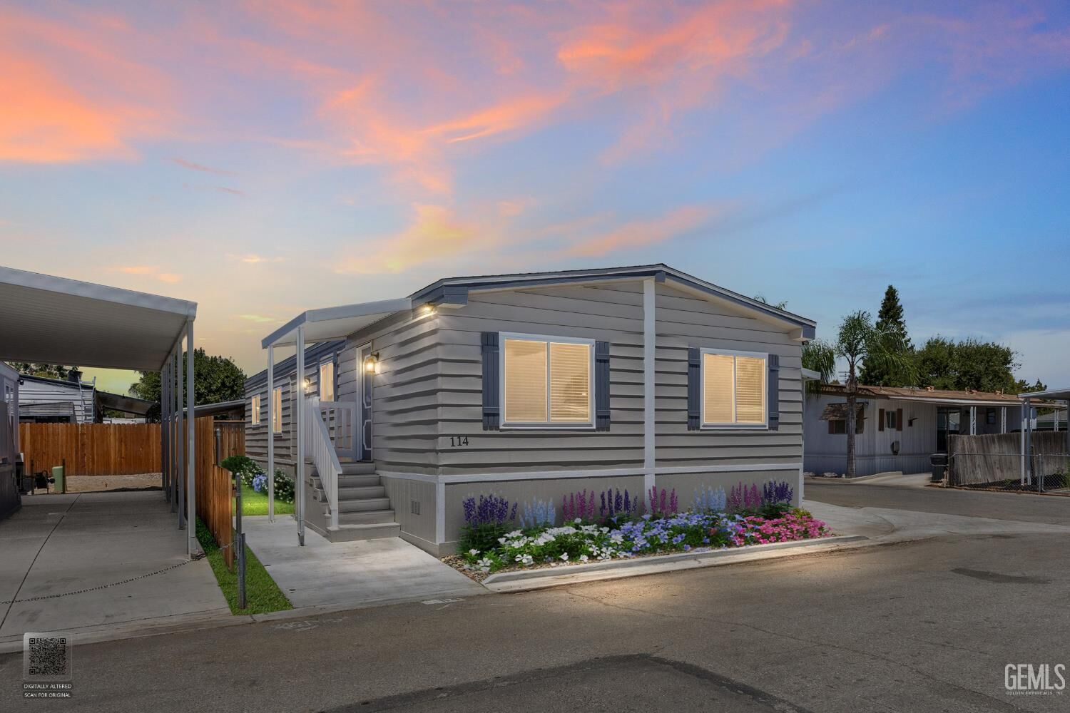 Property Photo: 114 Cedarwood Lane CA 93308