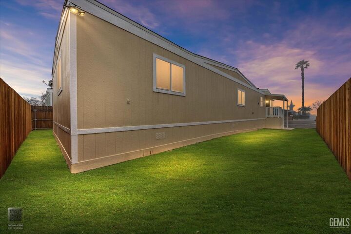 Property Photo: 53 Cedarwood Lane CA 93308