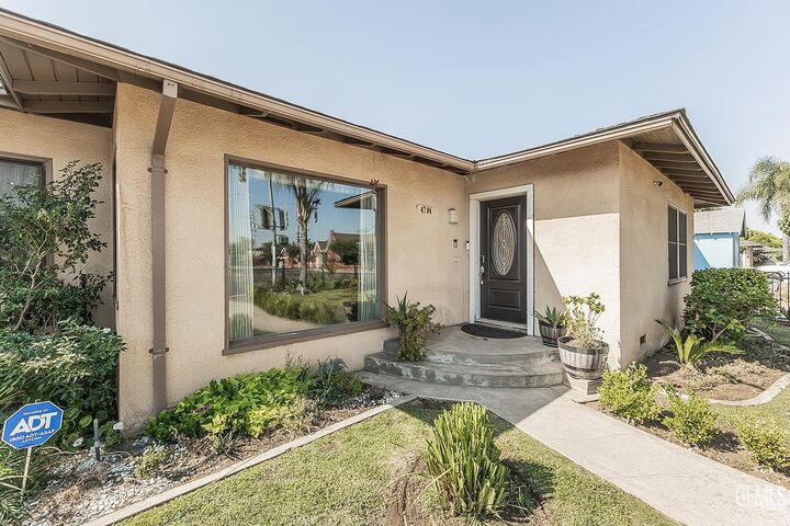 Property Photo:  4704 E Tulare Street  CA 93702 