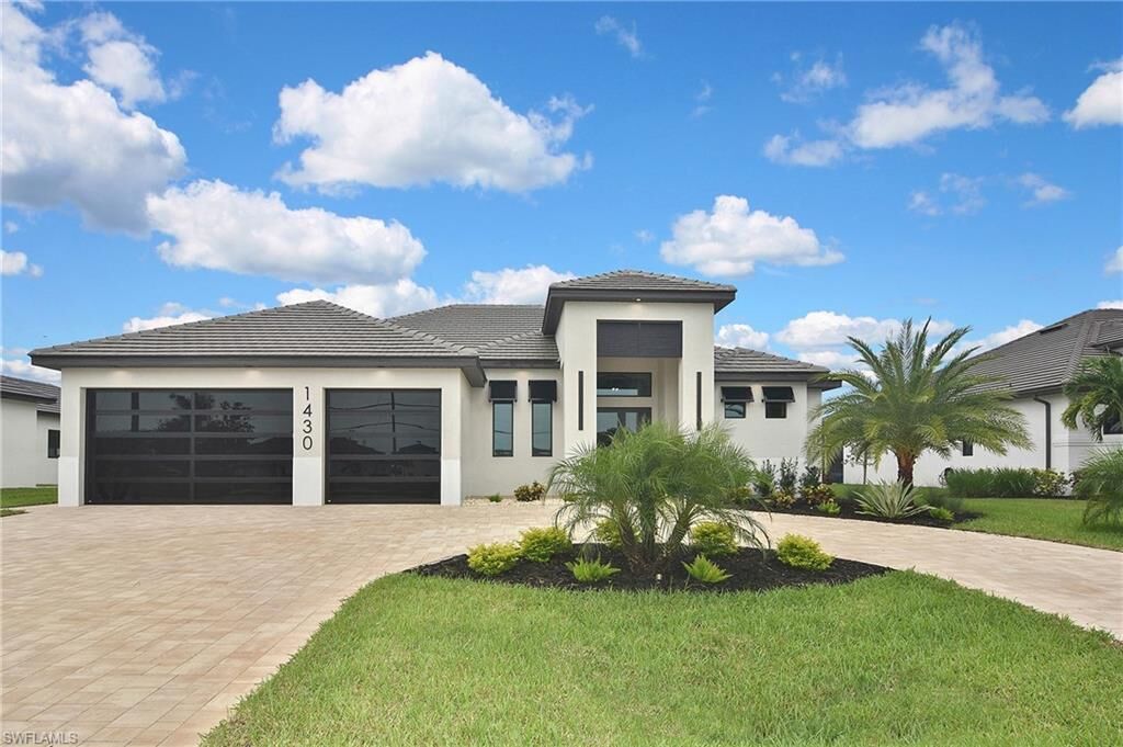 Property Photo: 1430 Mohawk Pkwy FL 33914