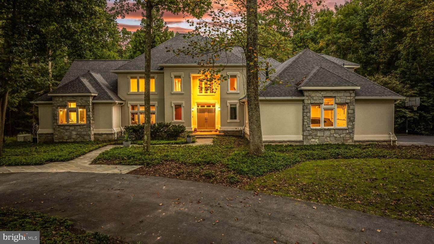 Property Photo:  11 Huntersworth Court  MD 21117 