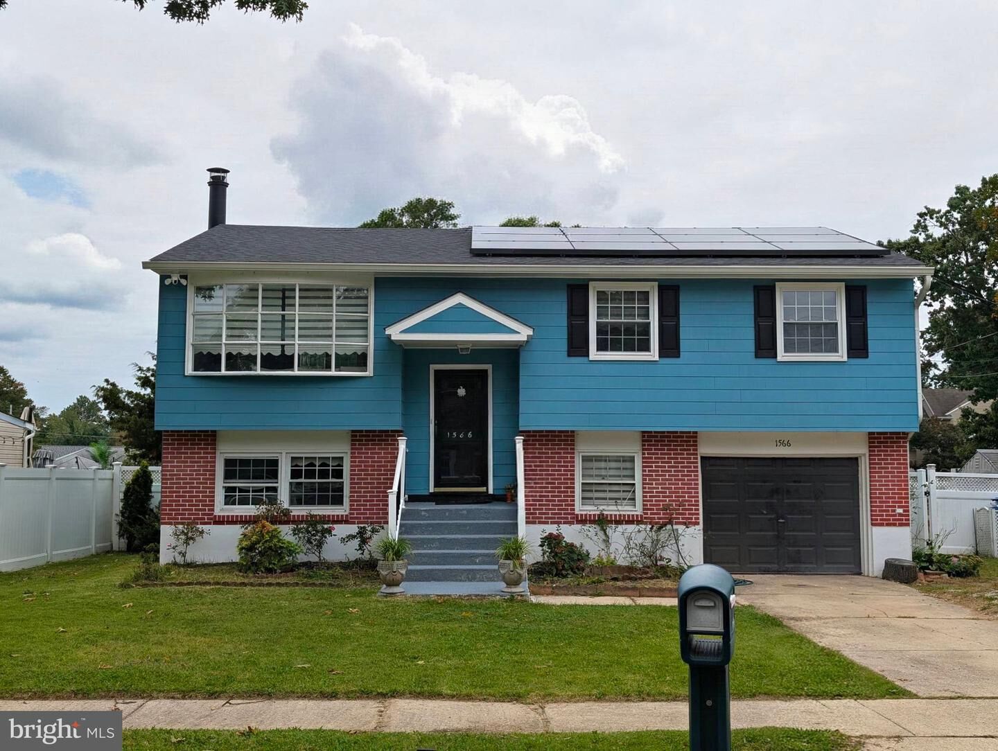Property Photo:  1566 Lafayette Street  NJ 08086 