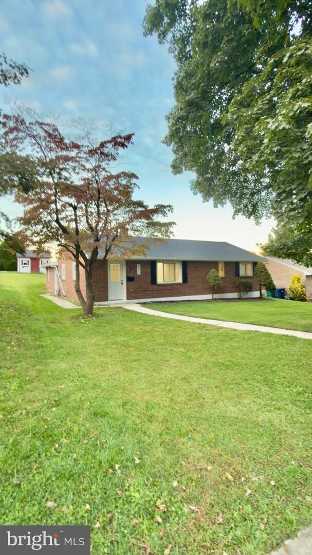 Property Photo:  2037 Girard Avenue  PA 19609 