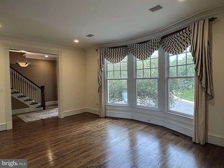 Property Photo:  4622 Laverock Place NW  DC 20007 
