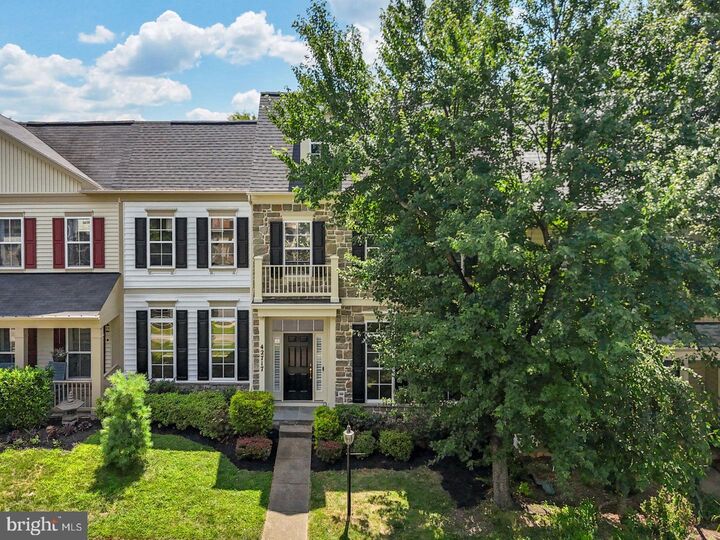 Property Photo:  42717 Explorer Drive  VA 20148 