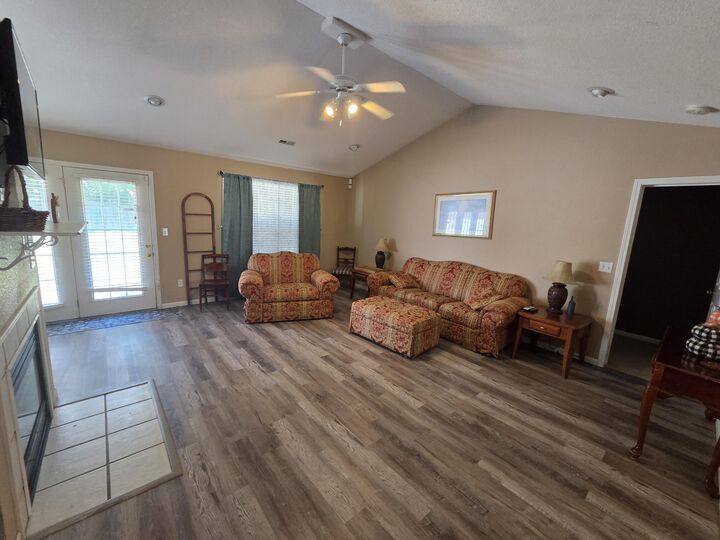 Property Photo:  2208 Laclede Dr  MO 65202 