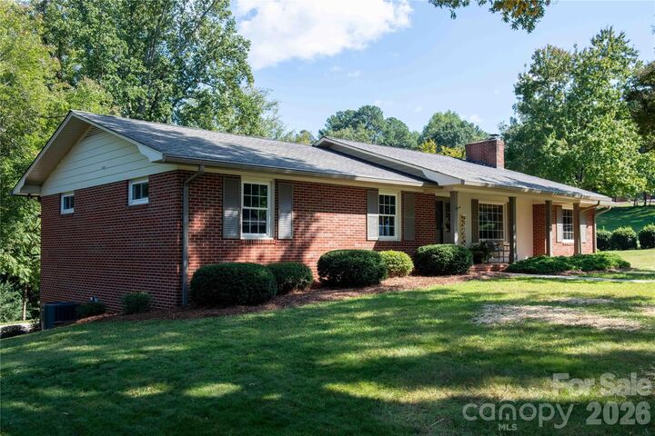 Property Photo:  1007 Woodland Street SE  NC 28690 