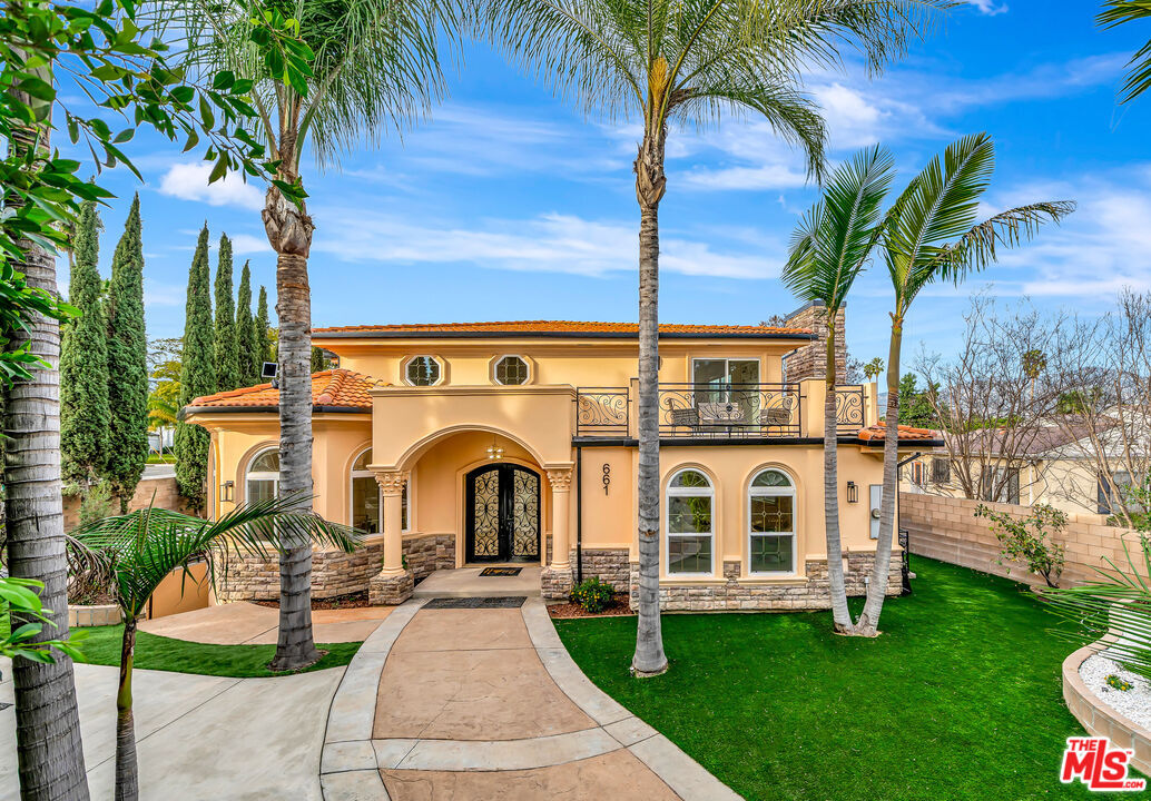 Property Photo:  661 W Lemon Ave  CA 91007 