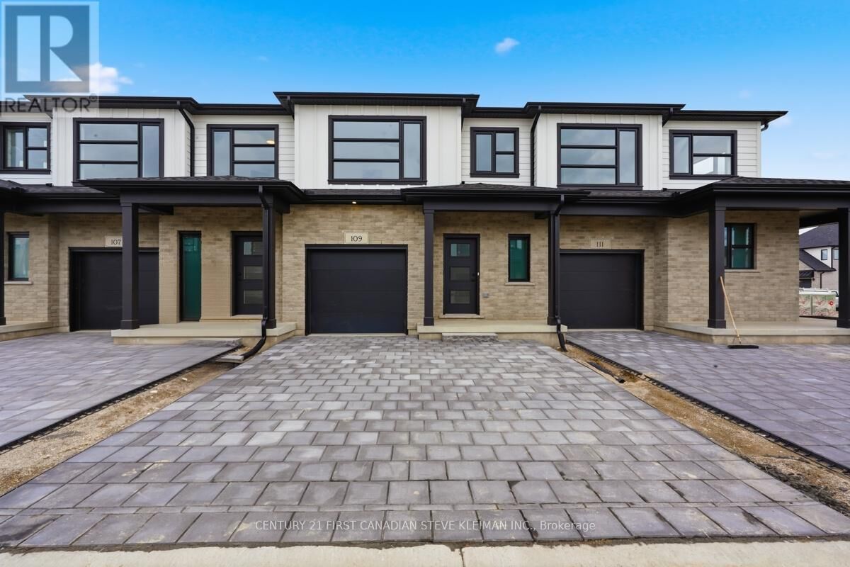 Property Photo:  2840 Buroak Drive 105  ON N6H 0L8 