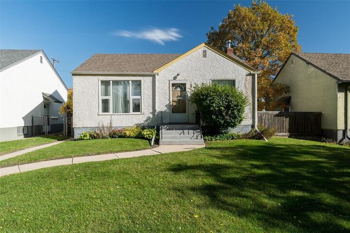 Property Photo:  173 Belmont Avenue  MB R2V 0X9 