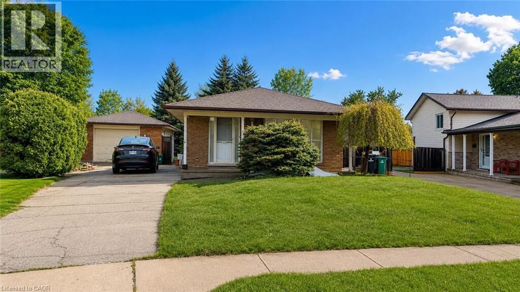 Property Photo:  76 Appalachian Crescent Upper  ON N2E 1A4 