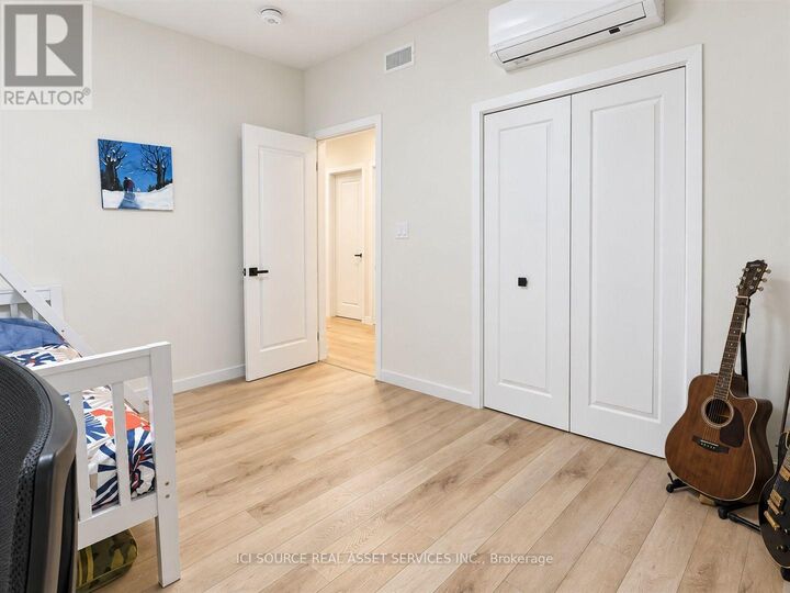 Property Photo: 1221 Meadowlands Drive East ON K2E 6K2