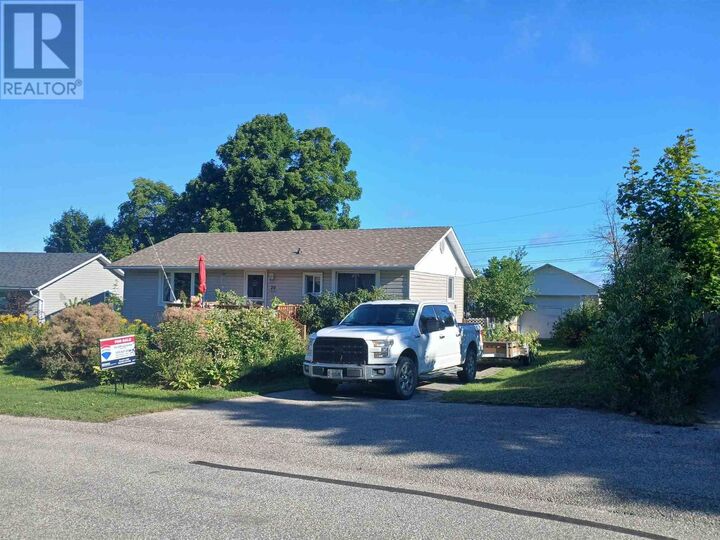 Property Photo:  20 Gillanders Rd  ON P5A 1W3 