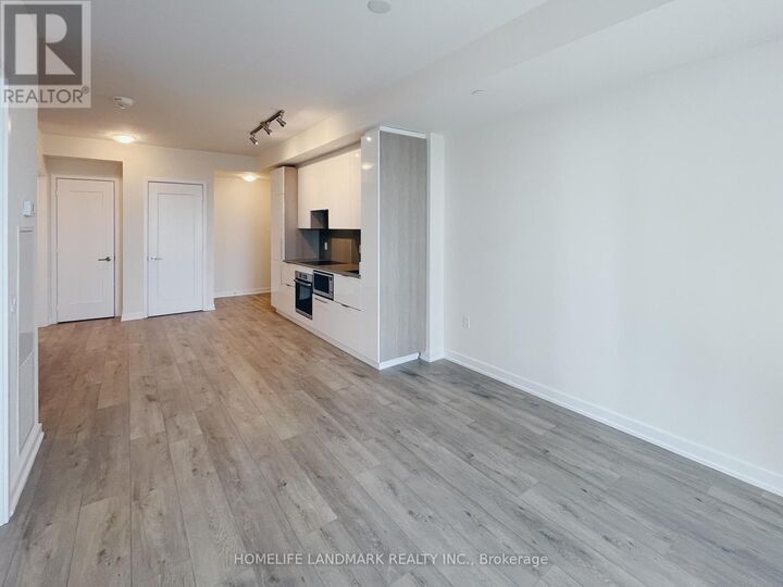 Property Photo:  28 Freeland Street 1610  ON M5E 0E3 
