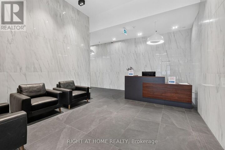 Property Photo: 203 Catherine Street 6 ON K2P 1J5