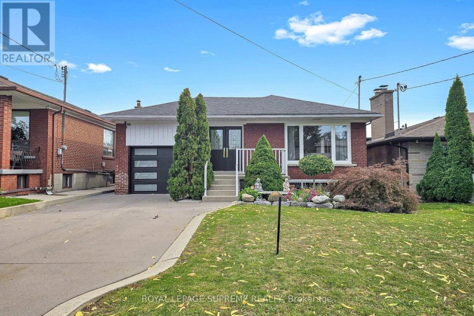 Property Photo: 465 Maple Leaf Drive ON M6L 1R1
