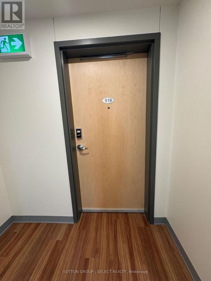 Property Photo:  351 Hill Street 420  ON N6B 2M2 