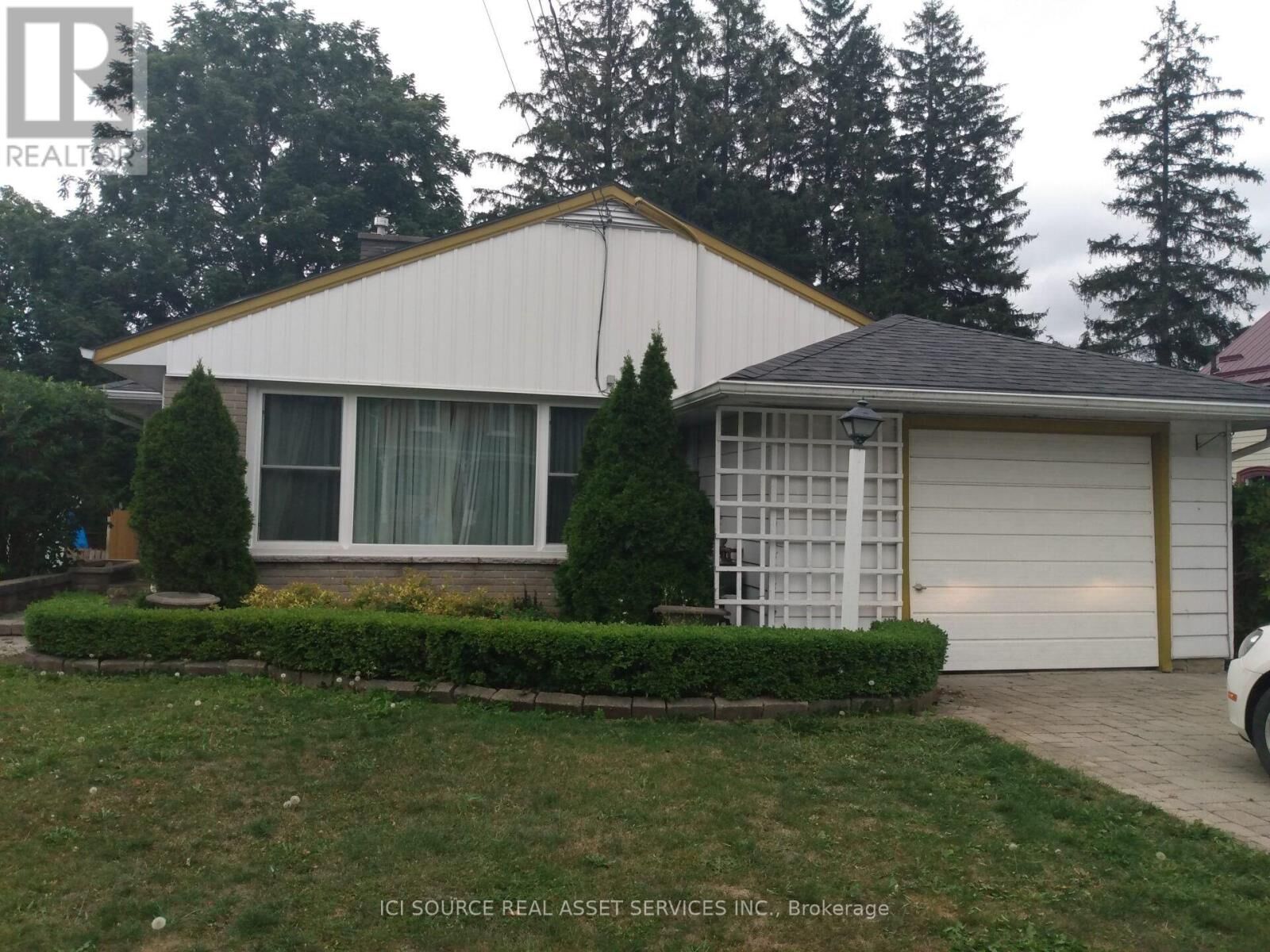 Property Photo: 20 Johnson Street ON K0K 2T0