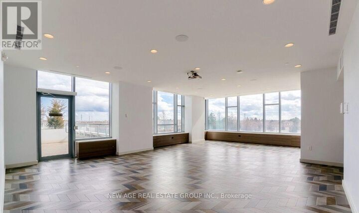 Property Photo:  2560 Eglinton Avenue 1001  ON L5M 0Y3 