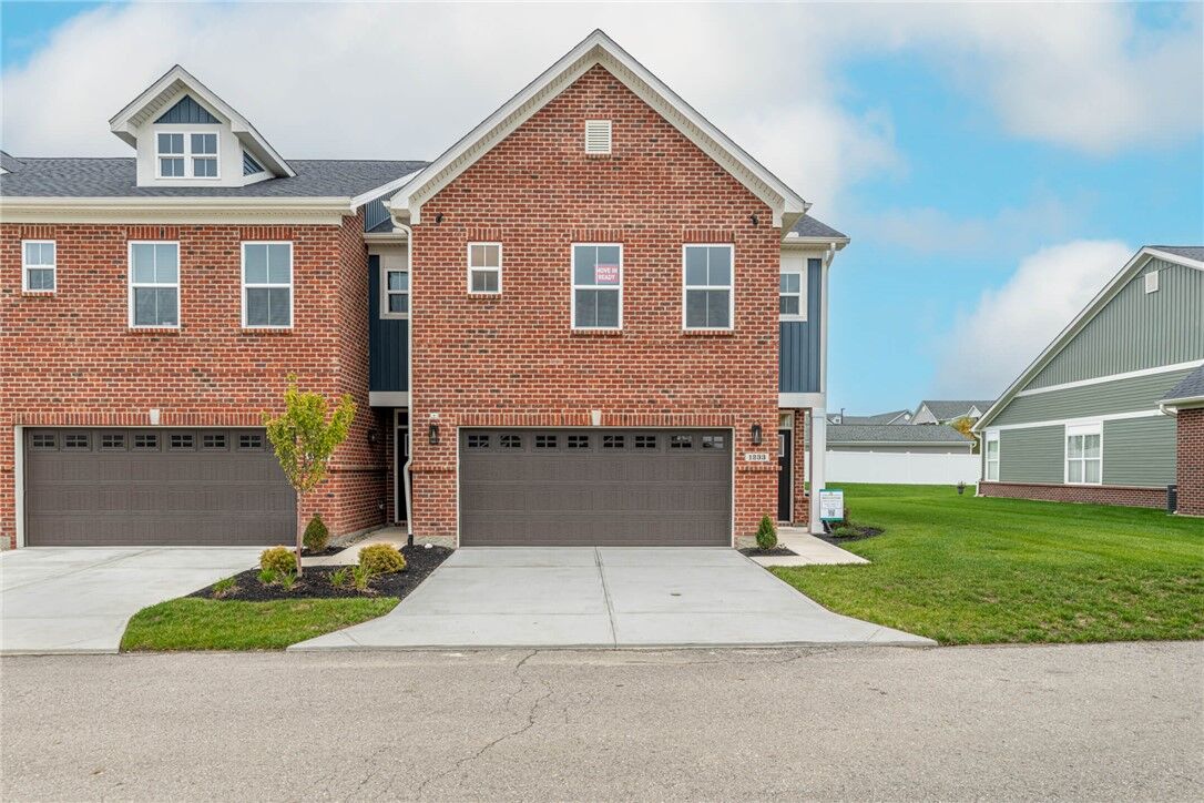 Property Photo:  1233 Gable Way  OH 45424 