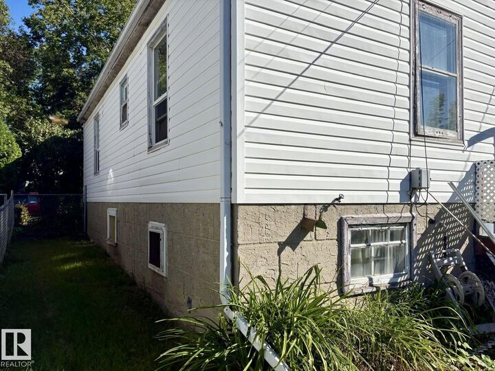 Property Photo:  11922 69 Street NW  AB T5B 1S5 