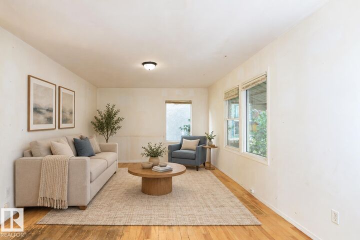 Property Photo:  11321 89 Street NW  AB T5B 3T5 