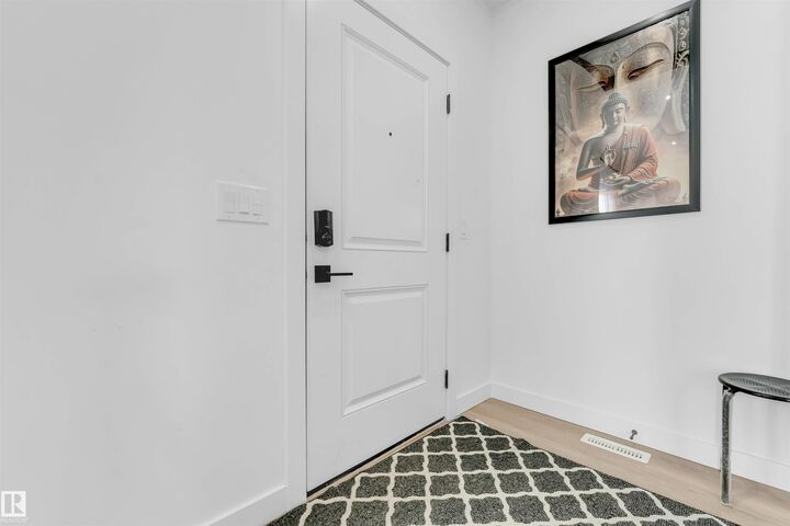 Property Photo:  207 25 Street SW  AB T6X 3K3 