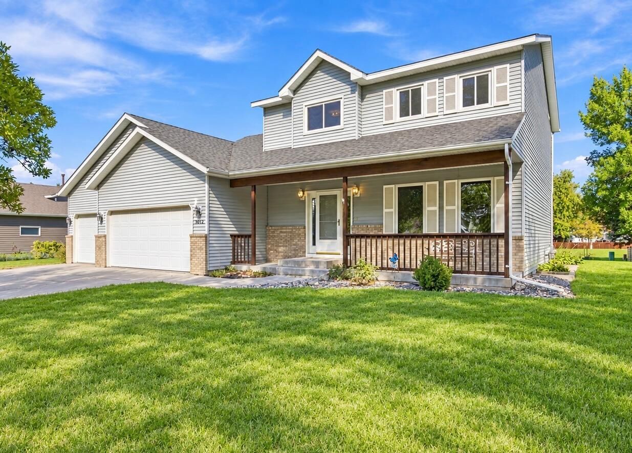 Property Photo: 1014 Sommerset Drive ND 58078