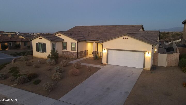 Property Photo:  39186 Pinto Court  CA 93551 