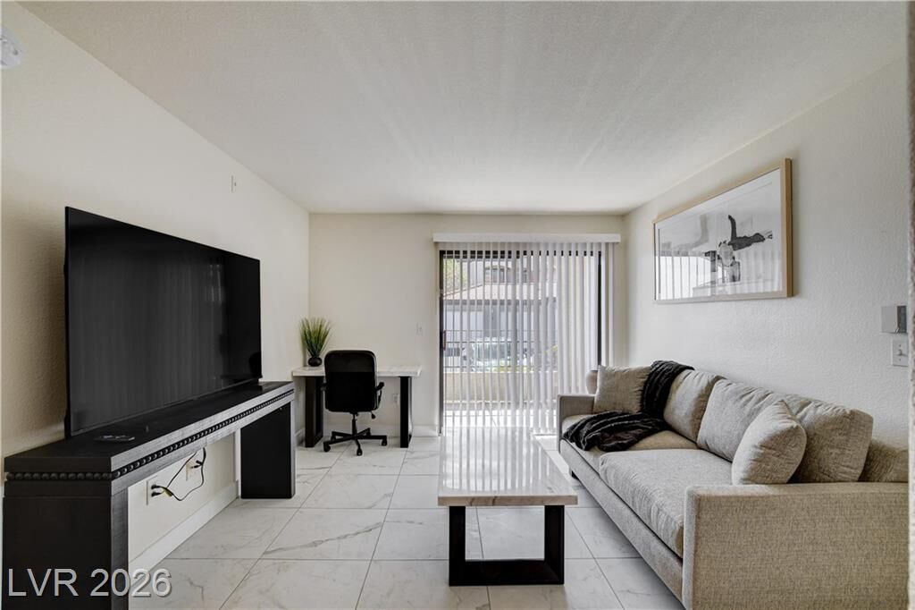 Property Photo:  