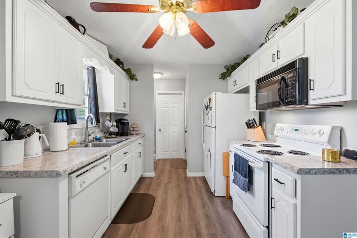 Property Photo:  190 Skyridge Drive  AL 36207 