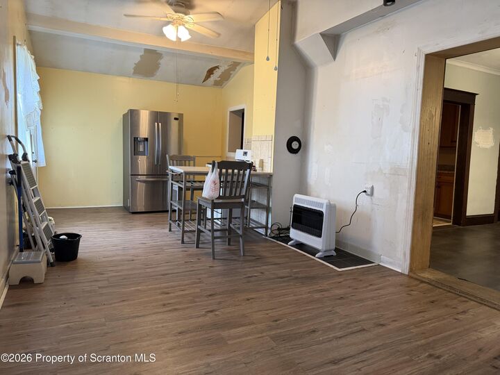 Property Photo:  938 Moosic Street  PA 18505 