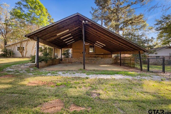 Property Photo:  207 Grass Knoll Drive  TX 75771 