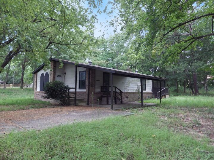 Property Photo:  2240 Easley Circle  TX 77320 