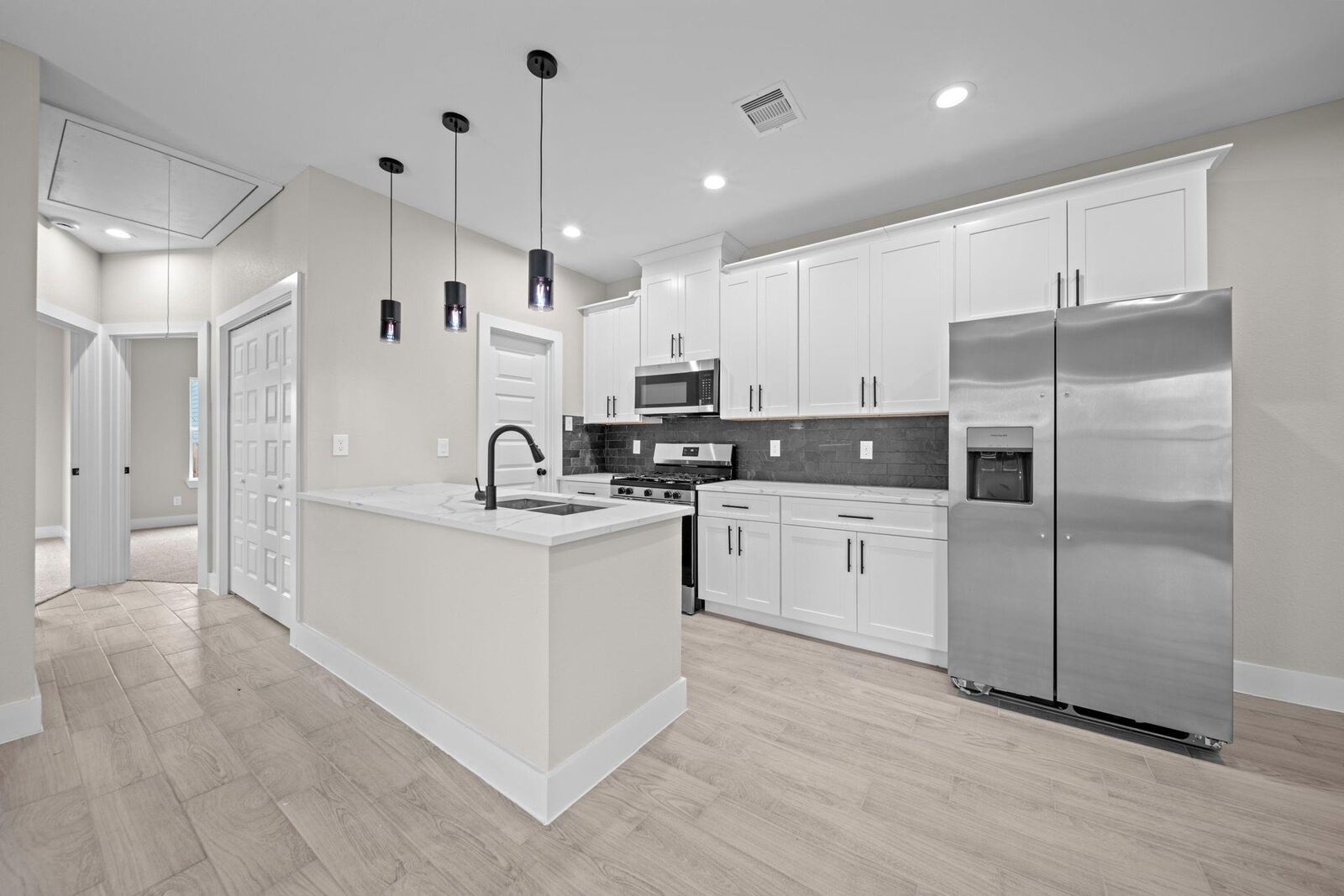 Property Photo:  929 Green Meadow Lane B  TX 77091 