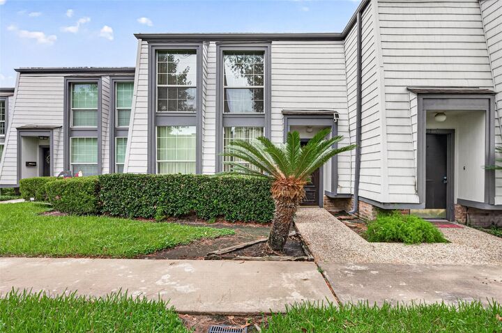 Property Photo:  10199 Beekman Place Drive  TX 77043 